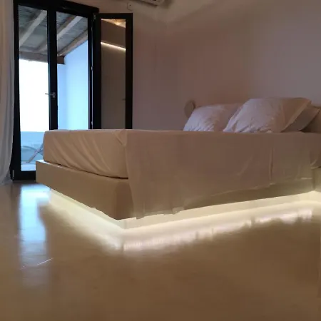 M-vibes Mykonos Ξενοδοχείο με διαμερίσματα Καλαφάτη