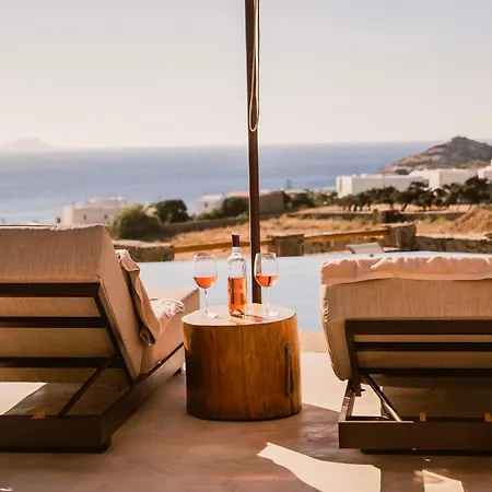 M-vibes Mykonos