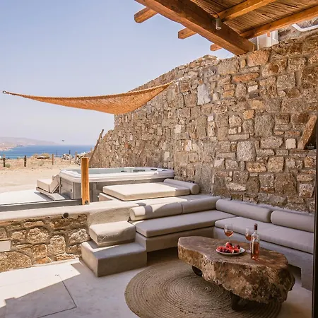 M-vibes Mykonos