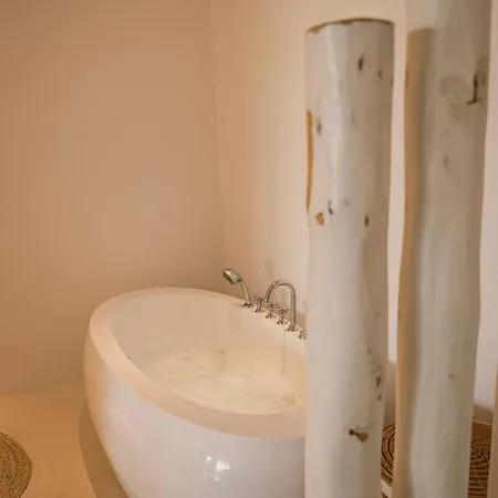 M-vibes Mykonos Apartahotel 4*