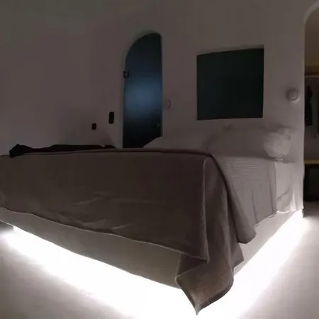 M-vibes Mykonos